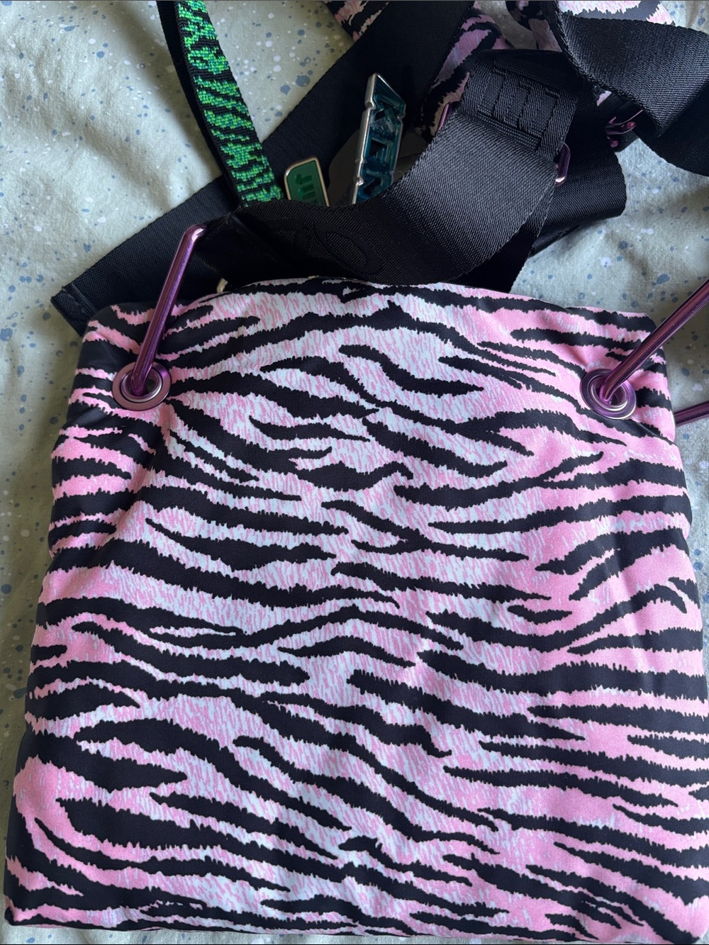 Kenzo for HM Pink Zebra Print Crossbody Bag with charms - Picture 4 of 4